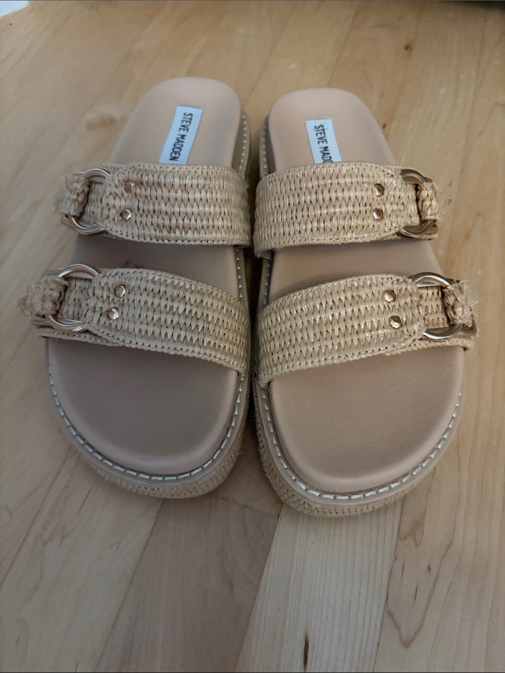 STEVE MADDEN Platform Sandals - Picture 3 of 4